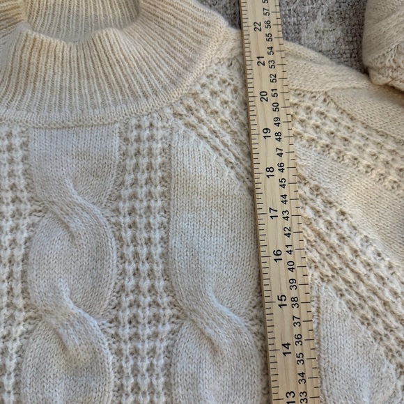 J. Crew Cable Knit Sweater Mock Neck Cream S Cozy Snow Day Cabincore Like New - Picture 8 of 9